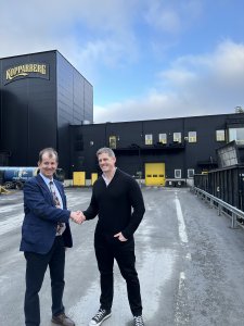 Peter Bronsman, VD Kopparbergs Bryggeri AB &
Brian Perkins, President Budweiser Brewing Group 

